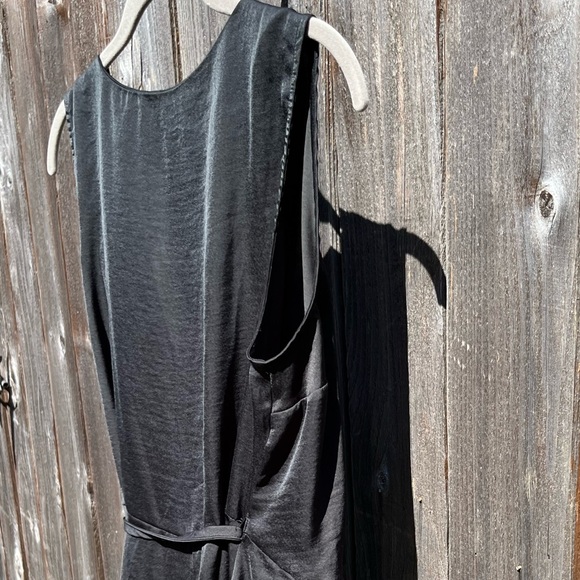 ModCloth Sleeveless Surplice Neckline Wrap Top Black Size Medium - Picture 14 of 16